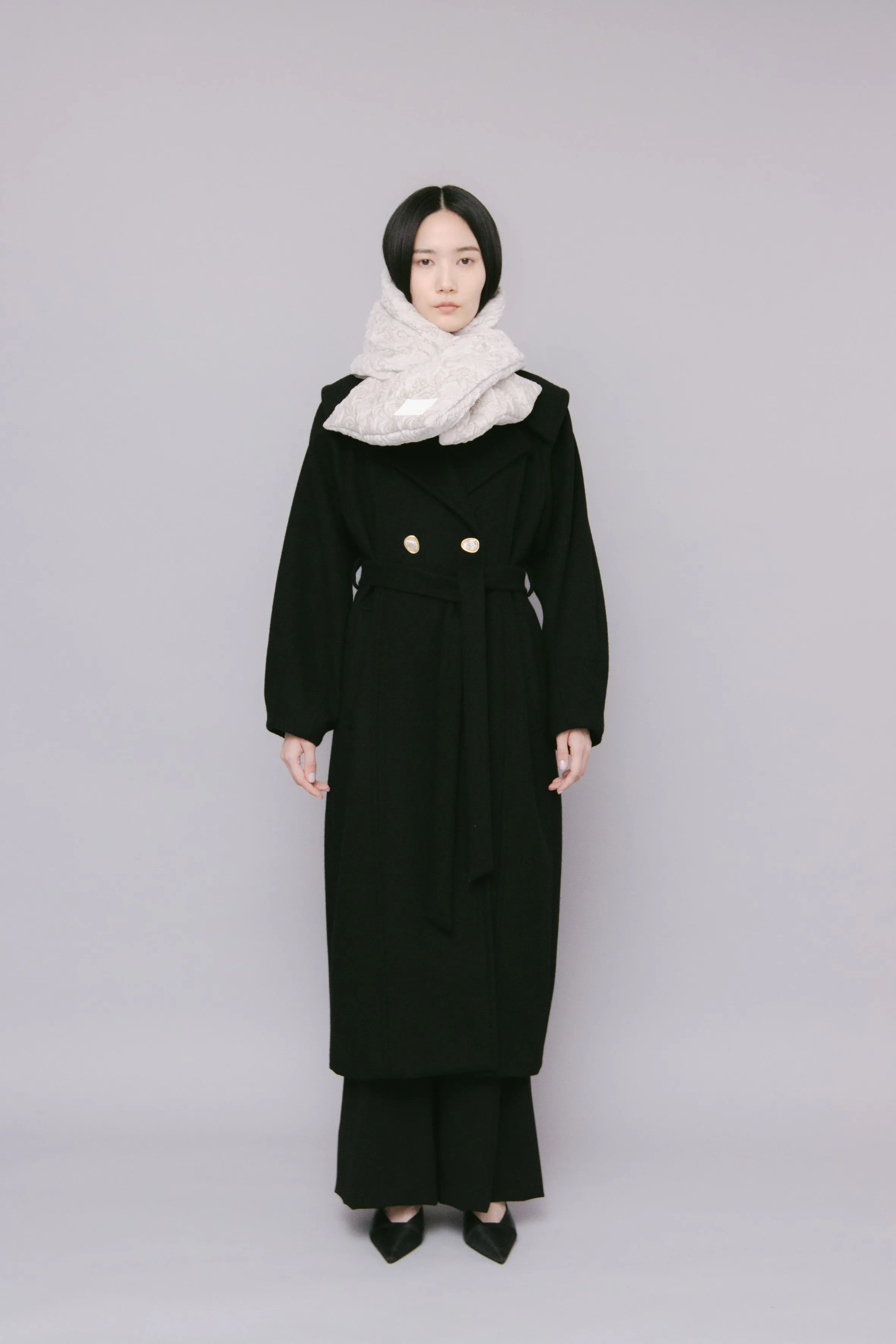 Curvy wool coat (Black)