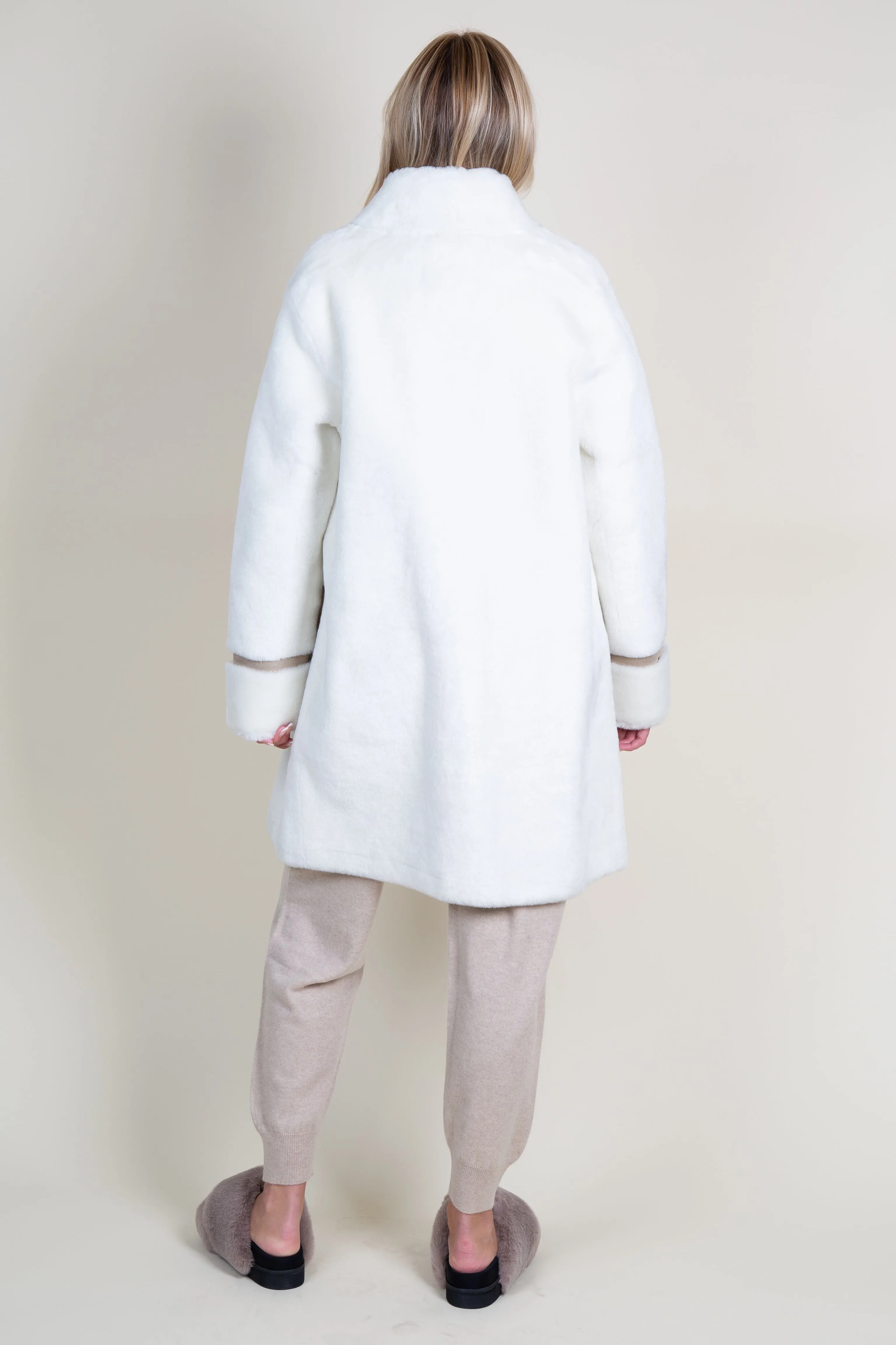 SOAI X KYO | Fiala Faux Sherpa Coat - Powder